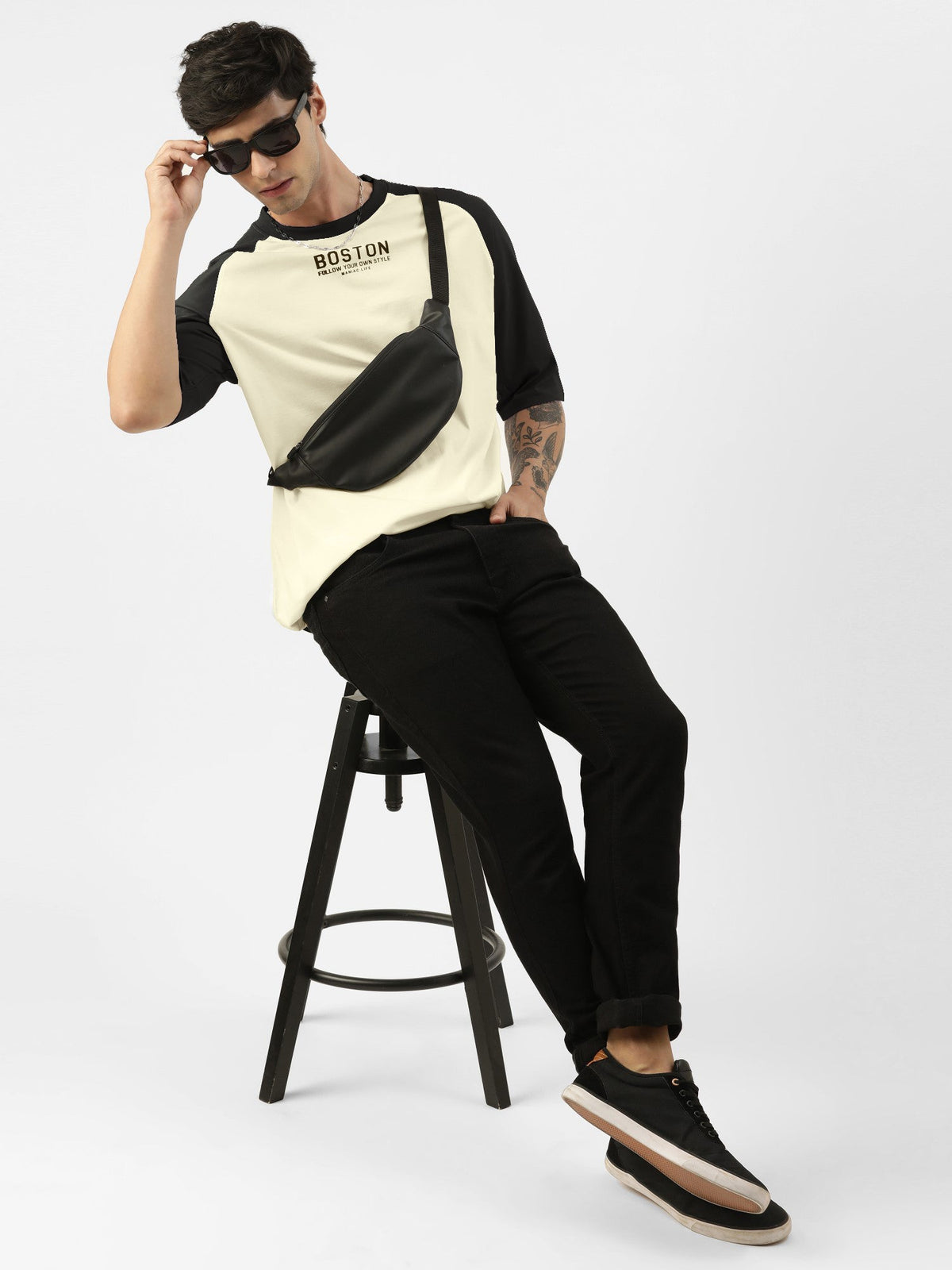 Black half sleeve boston beige oversized t-shirt for men - view 4
