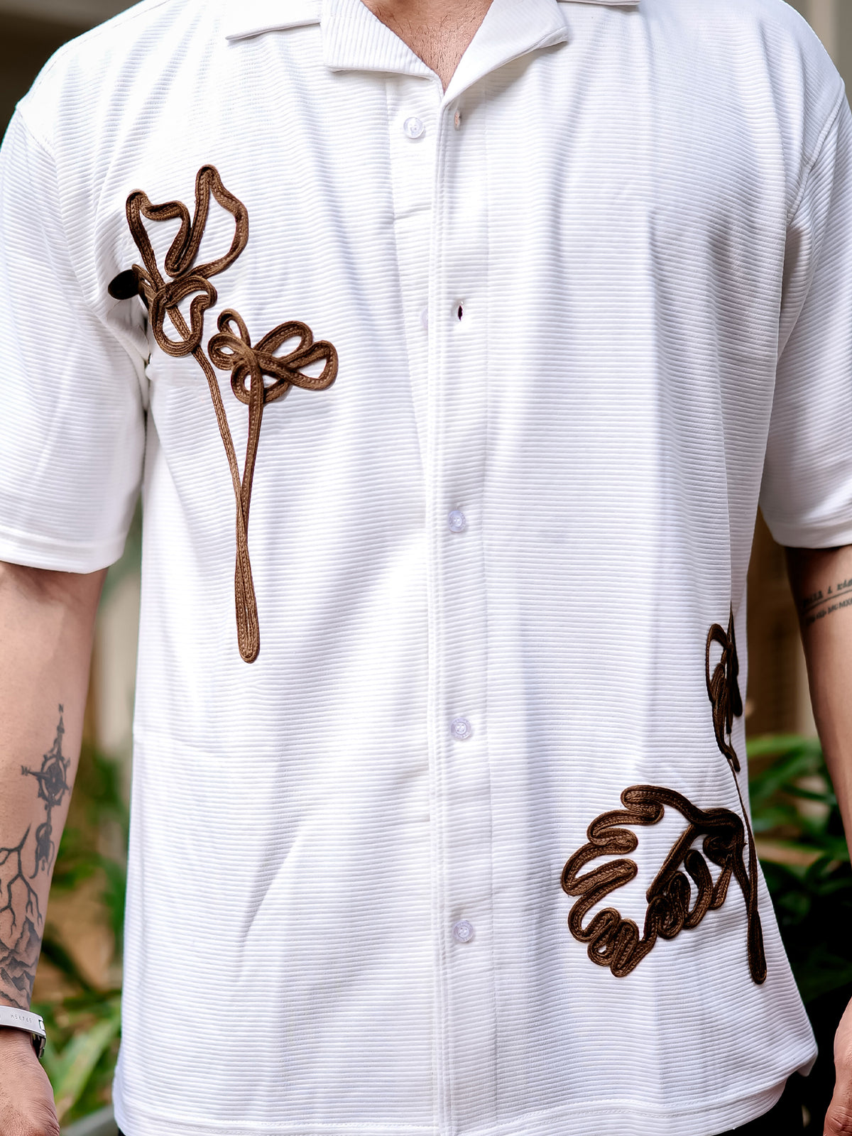 Half white half sleeve leaf embroidery cotton shirt for men - view 5