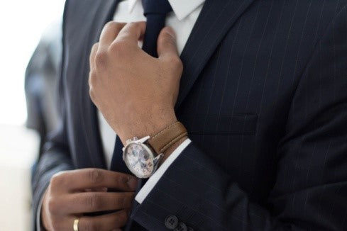 5 elegant accessories men can wear