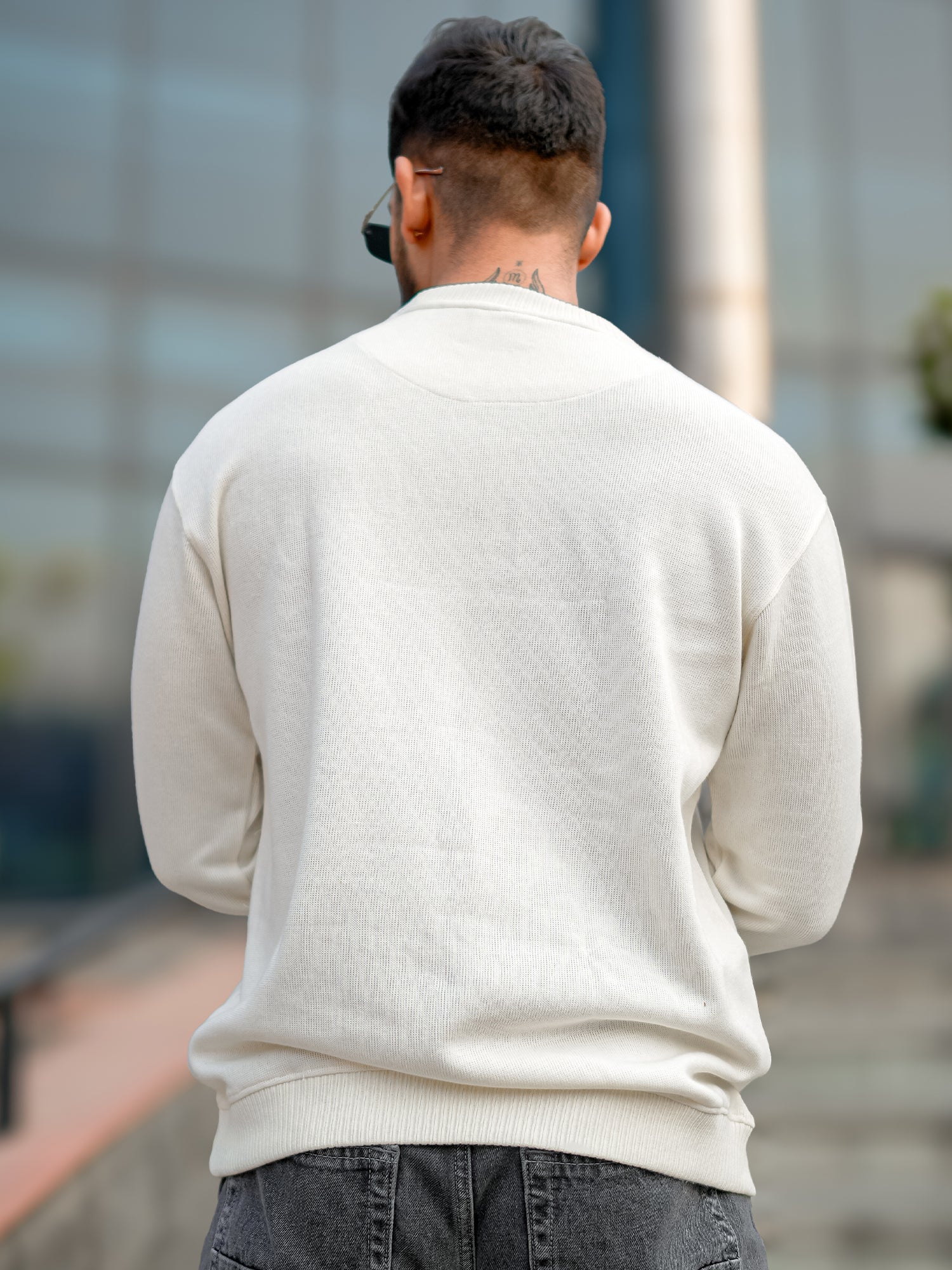 Coarse Knit Half White Sweatshirt