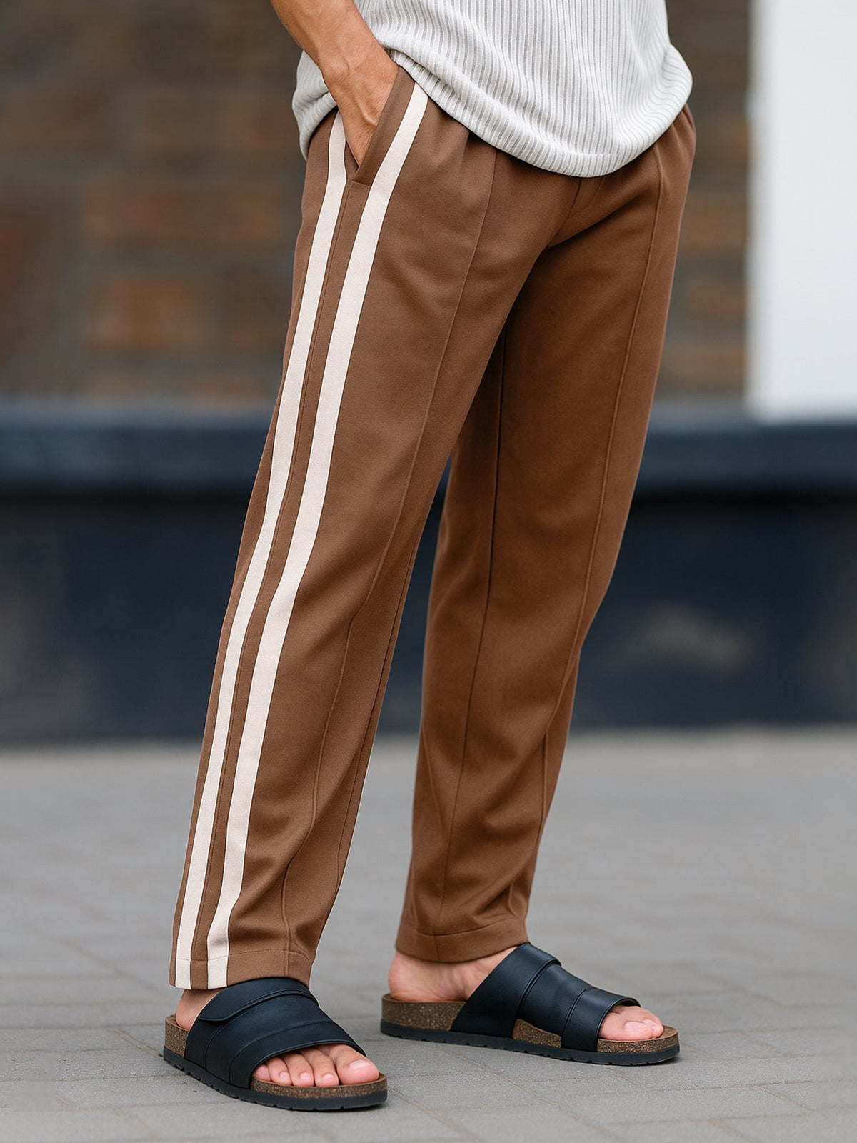 Pleat Dualtape Brown Trackpant