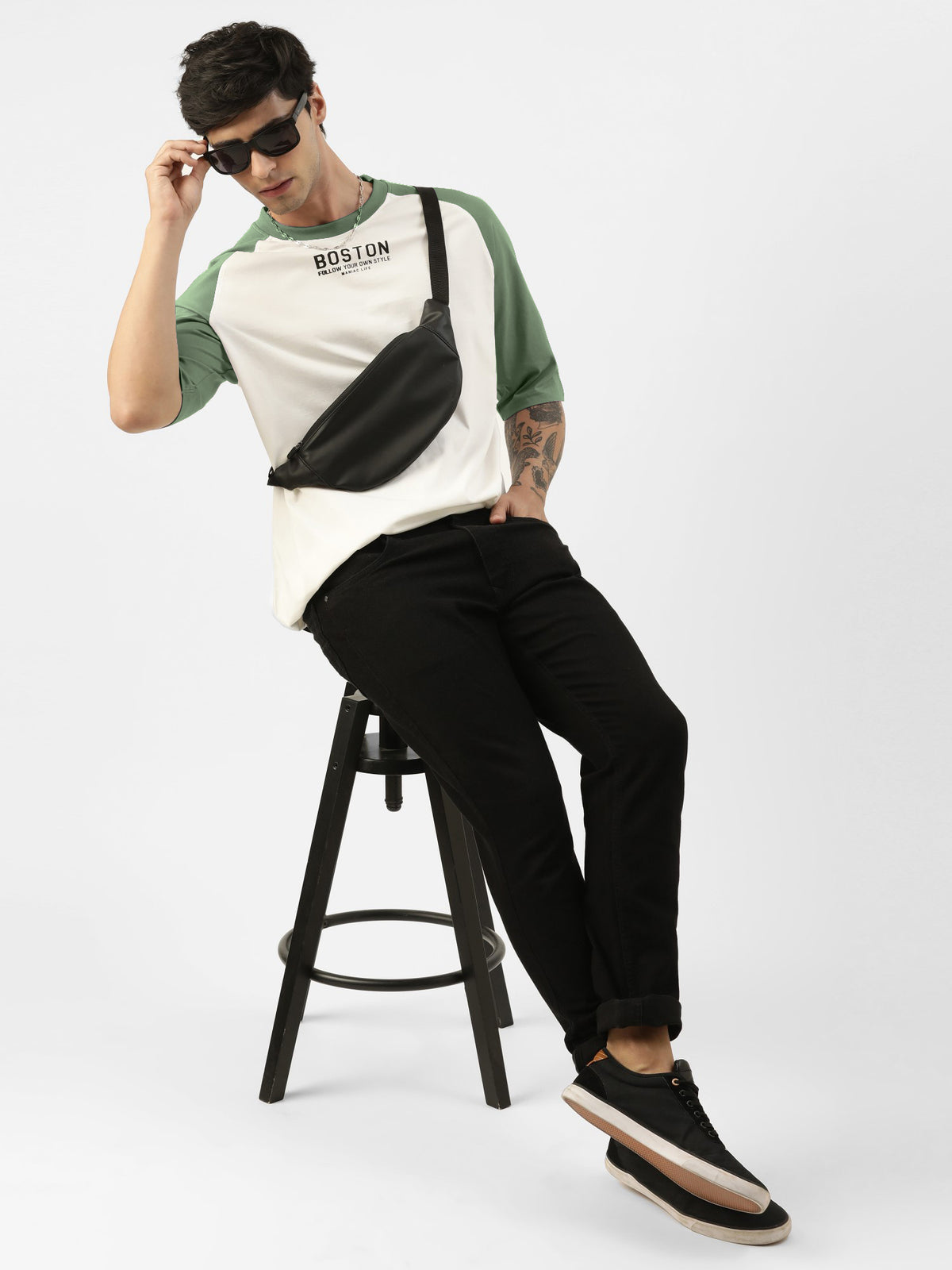 Hunter green half sleeve boston white oversized t-shirt for men - view 5