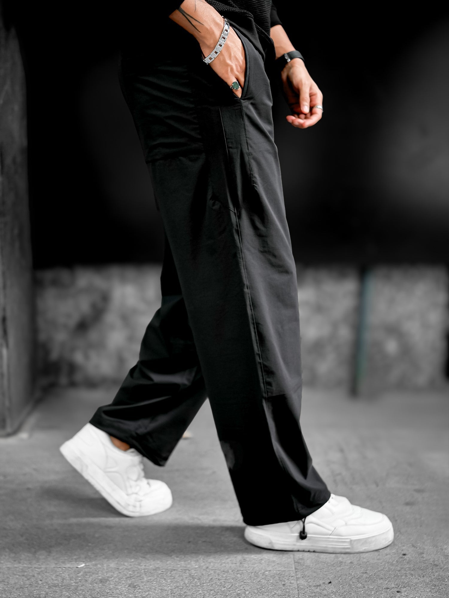 Parallel Fit Black Pant