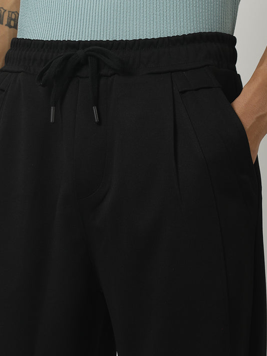 Black Solid Balloon Fit Trackpant